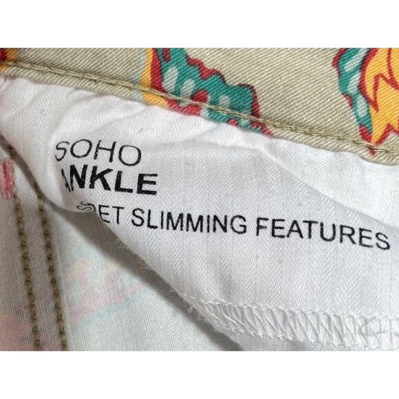 Jones New York Soho Ankle Jeans Size 6 Floral Secret Slimming Features Slim Leg - Picture 4 of 7